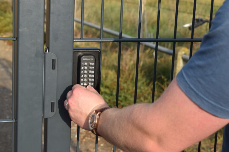 how-to-easily-change-the-code-on-your-combination-lock-gatemaster-locks